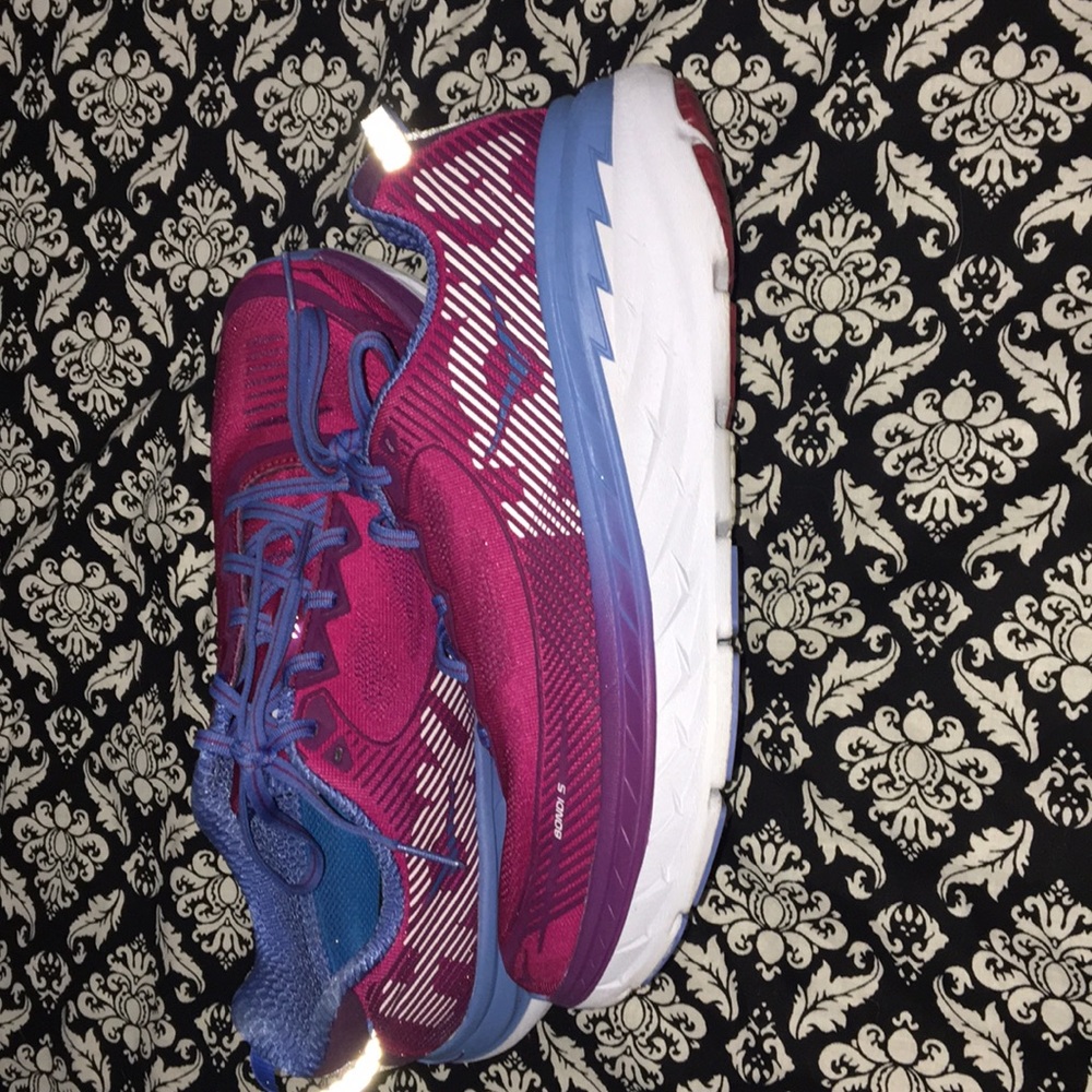 Hoka one one bondi 5. Size 9.5